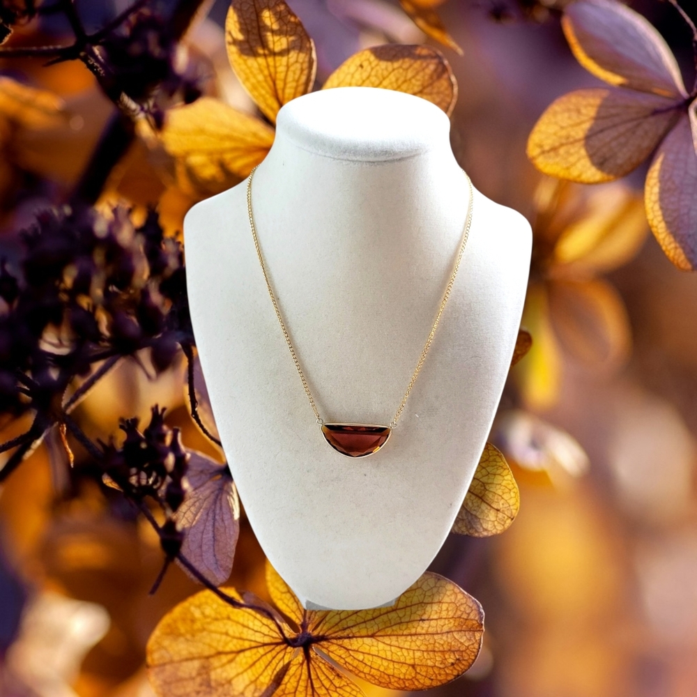Melania Clara | NWOT Elegant Gold/Amber Half Moon Crystal Pendant Necklace